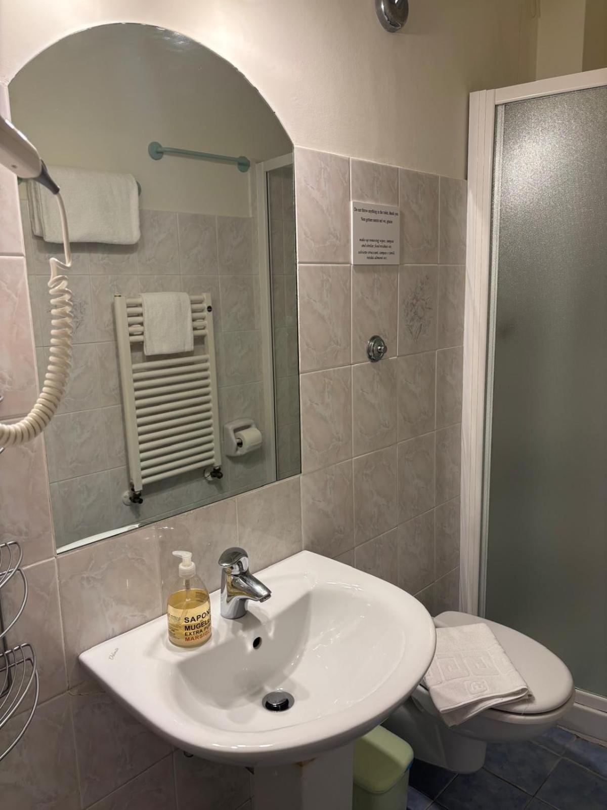Hotel Girasole House Florenz Zimmer foto