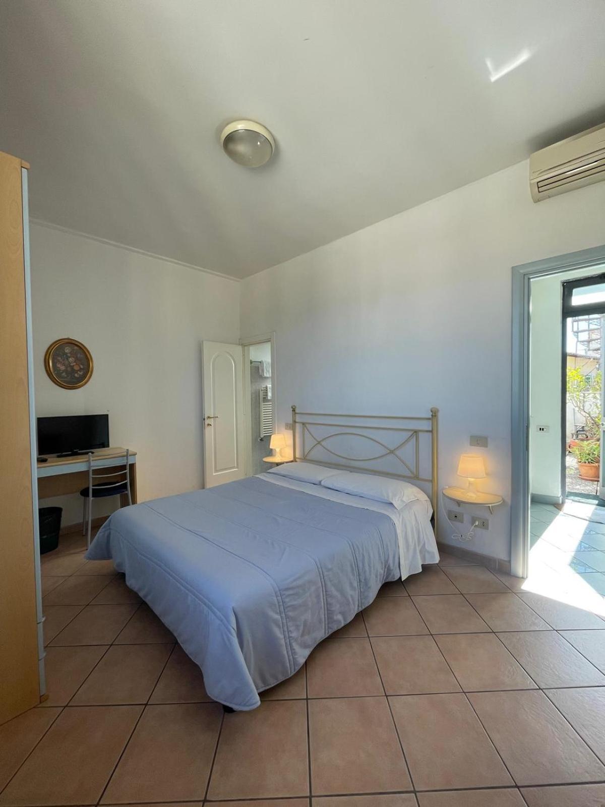 Hotel Girasole House Florenz Zimmer foto